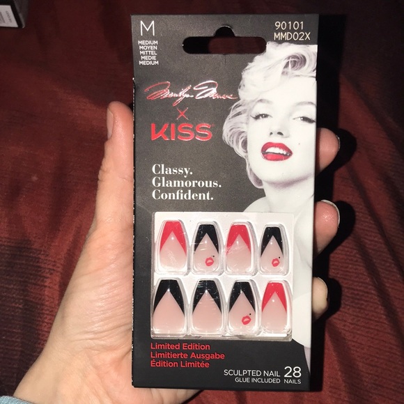🆕💅🏻💋Kiss Nails X Marilyn Manroe LIMITED EDITION SET!M Length!❤️🖤💋💅🏻 - Picture 1 of 11